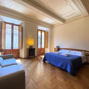 La Fonte-with Balcony Close By Piazza Del Campo Siena