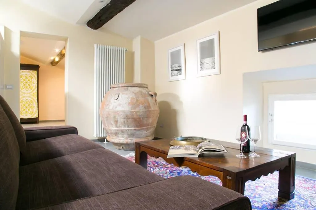 Attico Con Altana: Incanto E Relax Siena 0*,  Italy