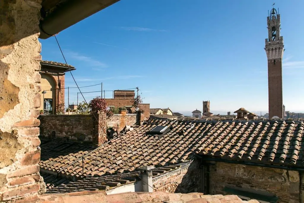 Attico Con Altana: Incanto E Relax Siena Apartment